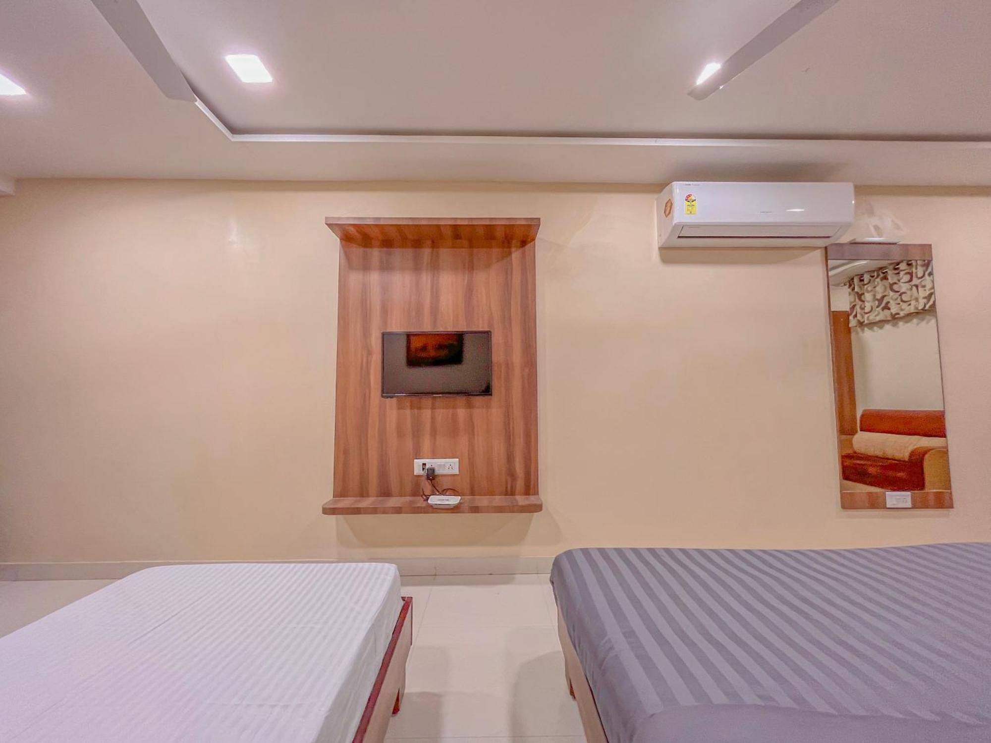 Stayguru Park View Residency Bhuj Exteriör bild