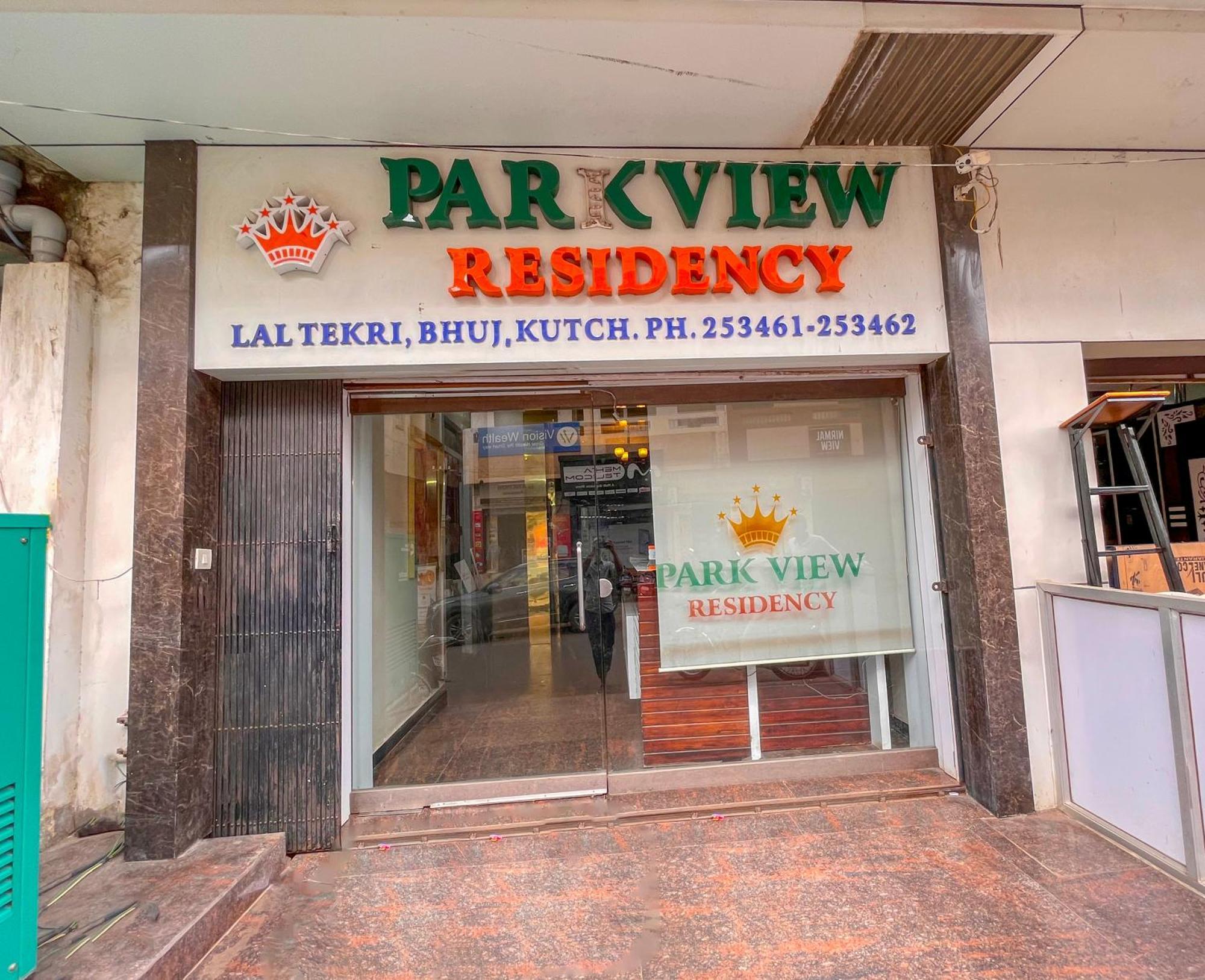 Stayguru Park View Residency Bhuj Exteriör bild