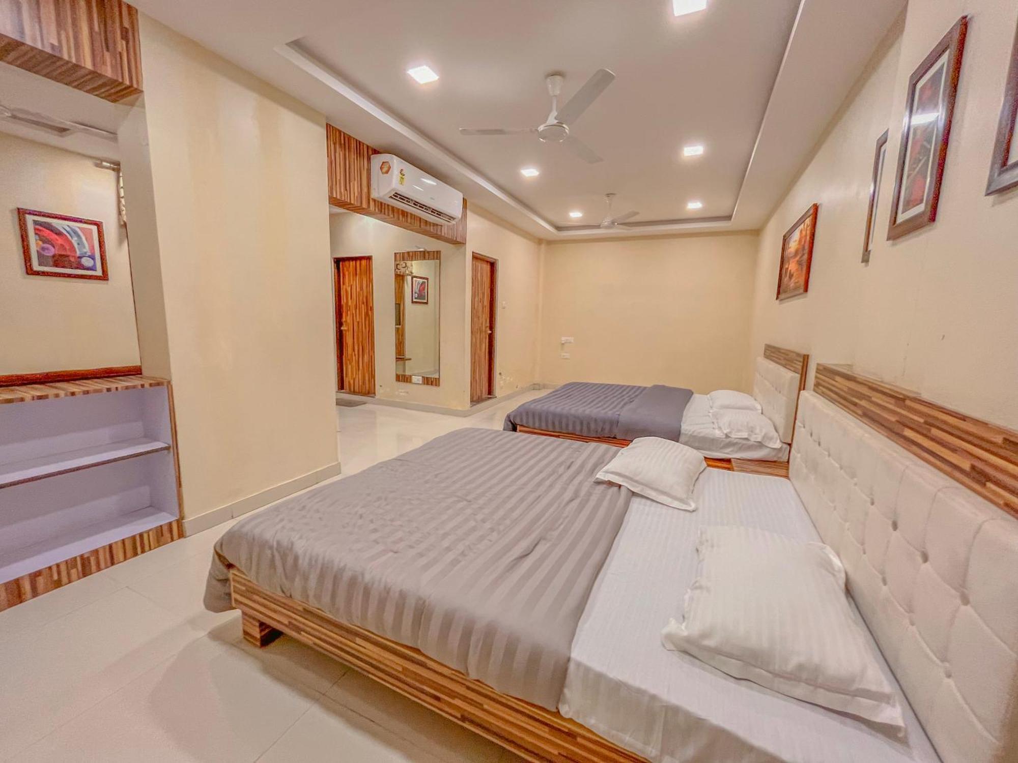 Stayguru Park View Residency Bhuj Exteriör bild