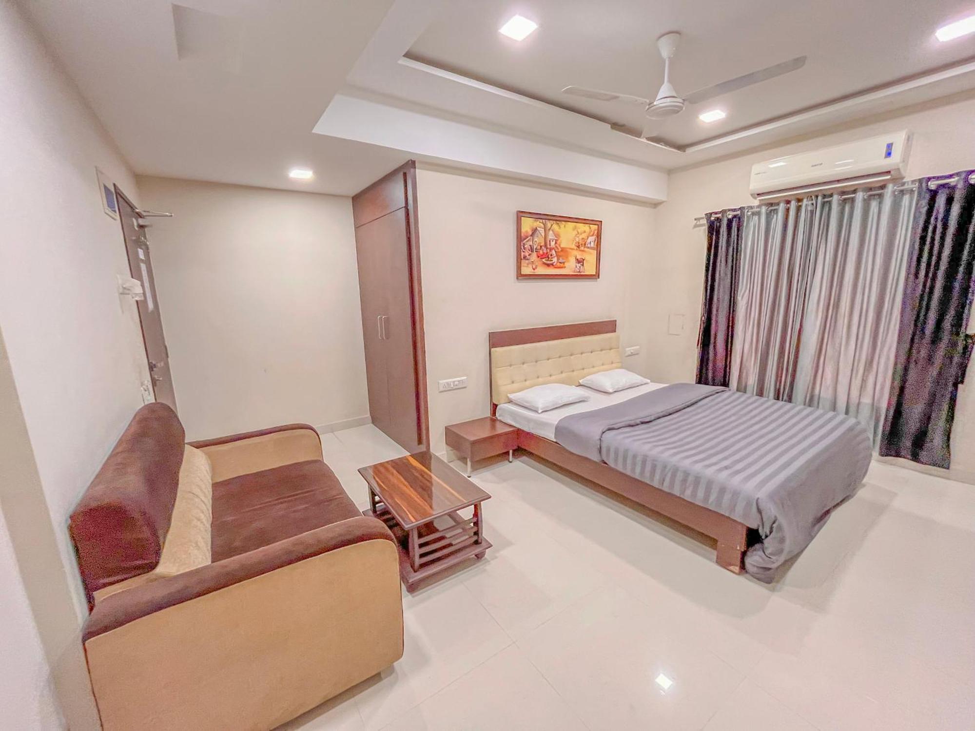 Stayguru Park View Residency Bhuj Exteriör bild