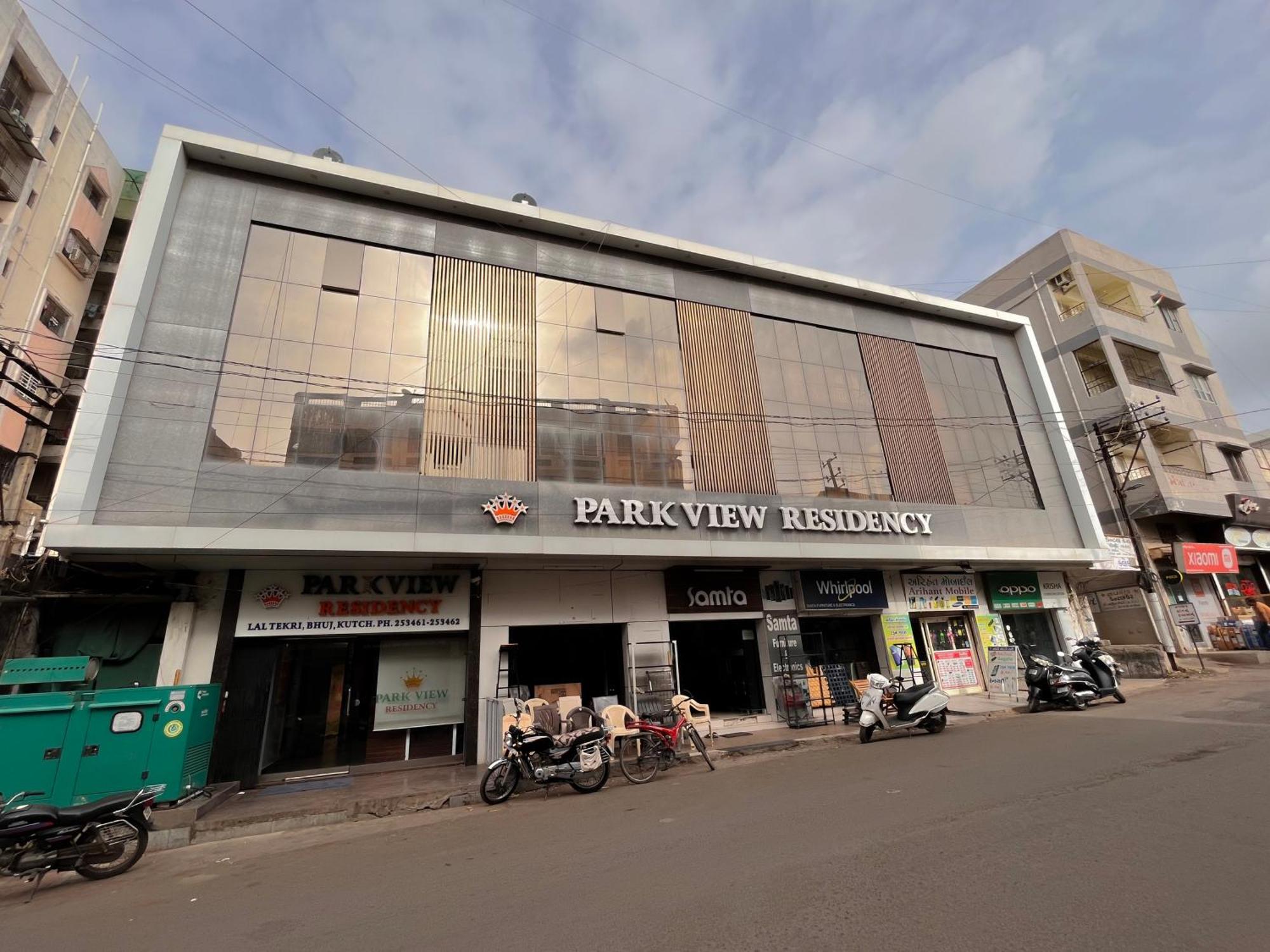 Stayguru Park View Residency Bhuj Exteriör bild