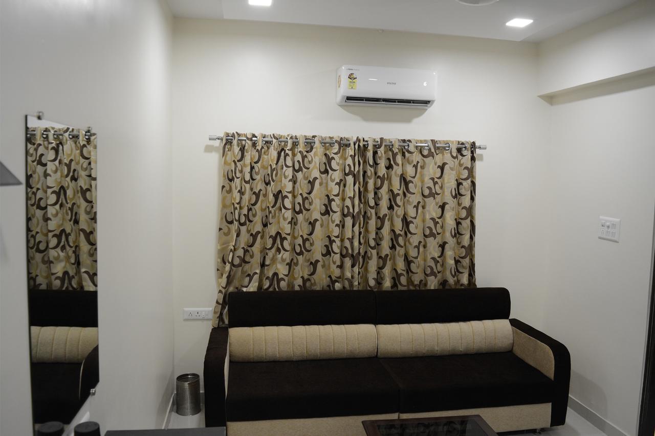 Stayguru Park View Residency Bhuj Exteriör bild