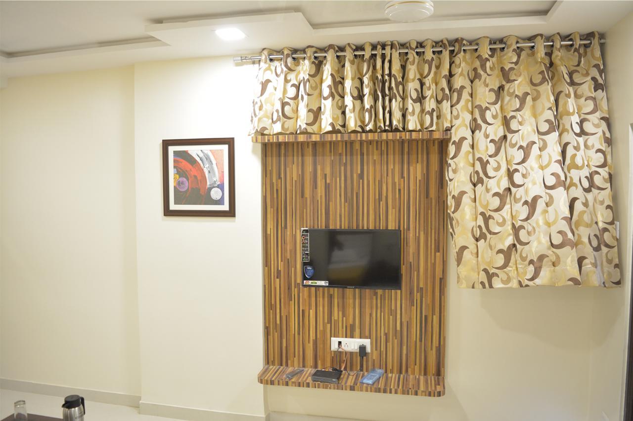 Stayguru Park View Residency Bhuj Exteriör bild